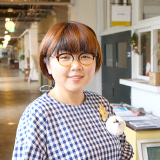 写真：GMOペパボ株式会社 minne事業部 作家活動アドバイザー　和田まお